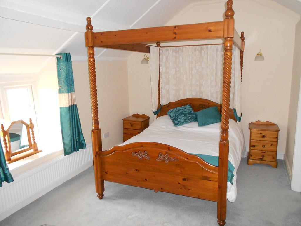 The Glan Yr Afon Inn Holywell  Eksteriør billede