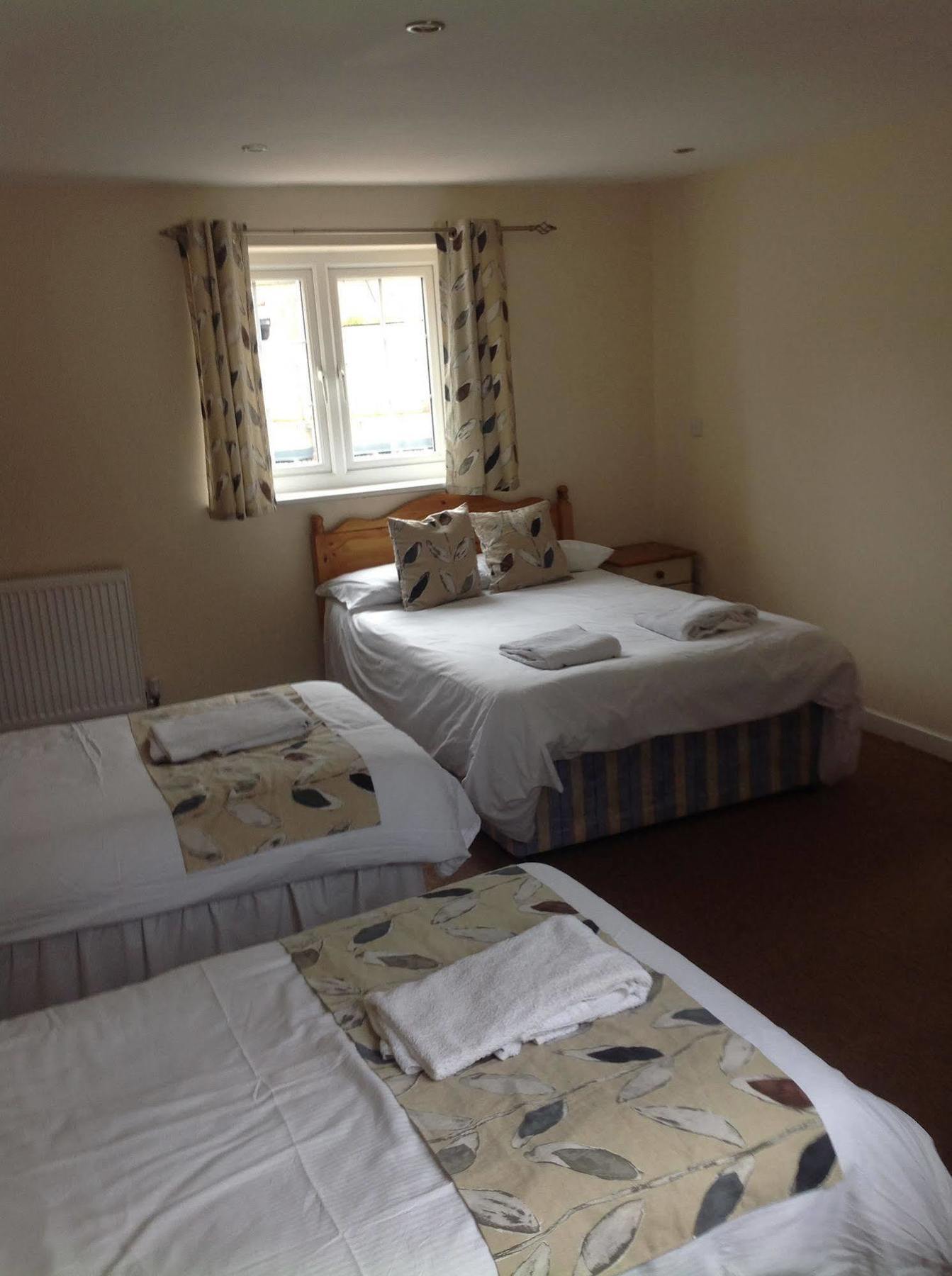 The Glan Yr Afon Inn Holywell  Eksteriør billede